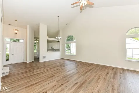 10713 Cardinal Circle Indianapolis IN 46231