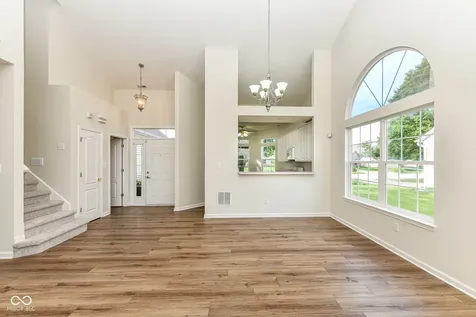 10713 Cardinal Circle Indianapolis IN 46231