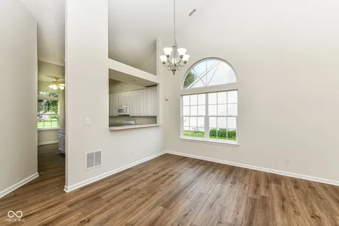 10713 Cardinal Circle Indianapolis IN 46231