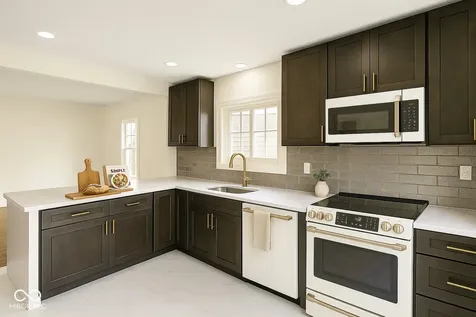 22 W 54th Street Indianapolis IN 46208