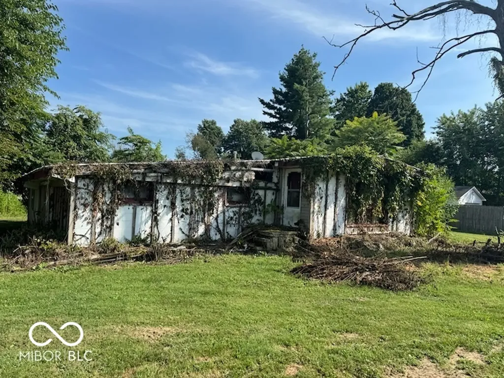 307 Henley Avenue Carthage IN 46115