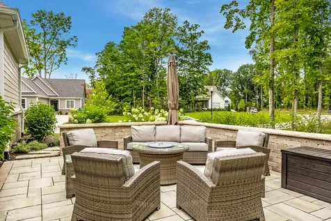 4135 Hartswick Court Zionsville IN 46077