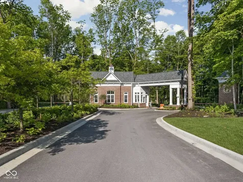 4135 Hartswick Court Zionsville IN 46077