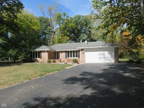 8312 Northern Drive Avon IN 46123