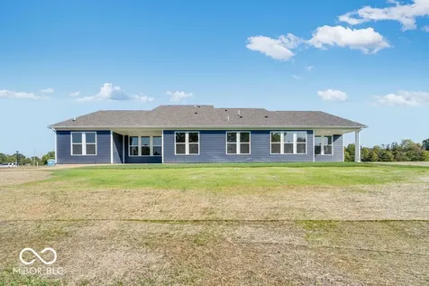 11129 Dressage Way Indianapolis IN 46239