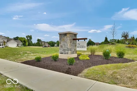 11129 Dressage Way Indianapolis IN 46239