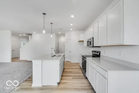 11129 Dressage Way Indianapolis IN 46239