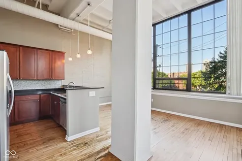 624 E Walnut Street Indianapolis IN 46204