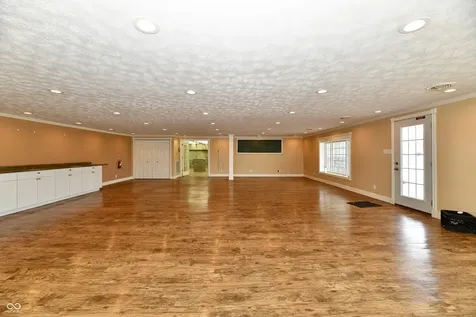 9033 W 1000 N Elwood IN 46036