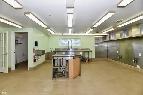 9033 W 1000 N Elwood IN 46036