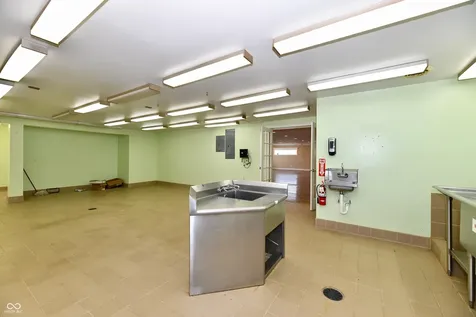 9033 W 1000 N Elwood IN 46036