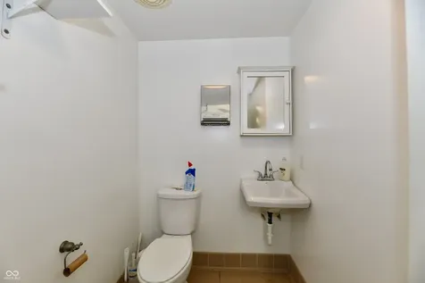 9033 W 1000 N Elwood IN 46036