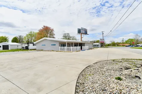 9033 W 1000 N Elwood IN 46036