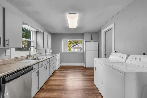 709 Wheeling Avenue Muncie IN 47303