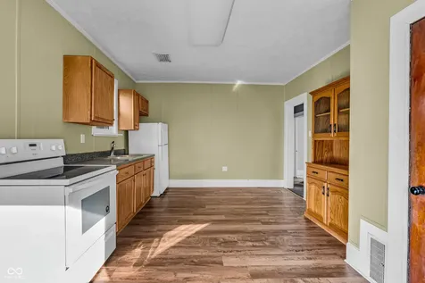 709 Wheeling Avenue Muncie IN 47303