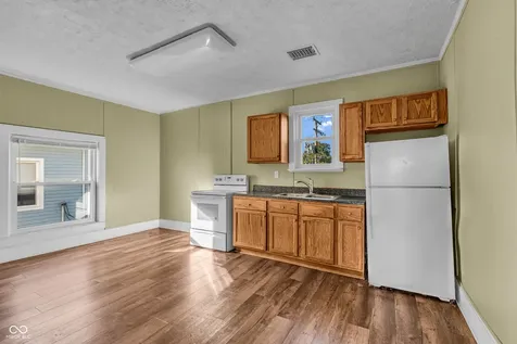 709 Wheeling Avenue Muncie IN 47303