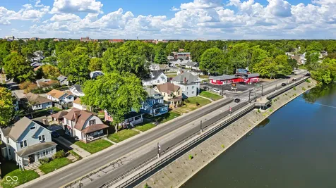709 Wheeling Avenue Muncie IN 47303