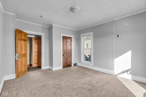 709 Wheeling Avenue Muncie IN 47303