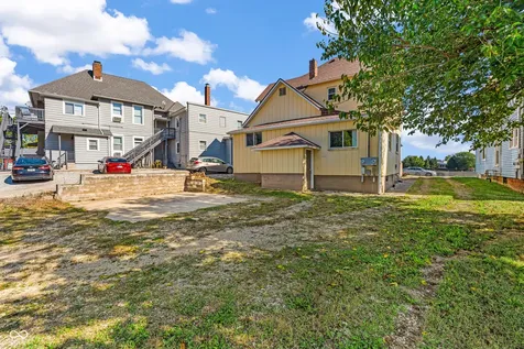 709 Wheeling Avenue Muncie IN 47303