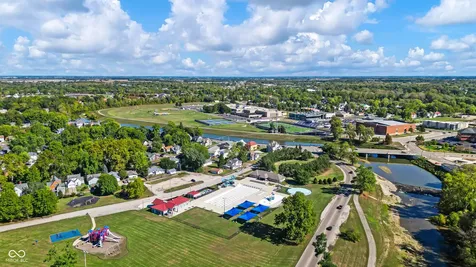 709 Wheeling Avenue Muncie IN 47303