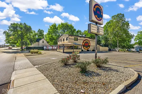 709 Wheeling Avenue Muncie IN 47303