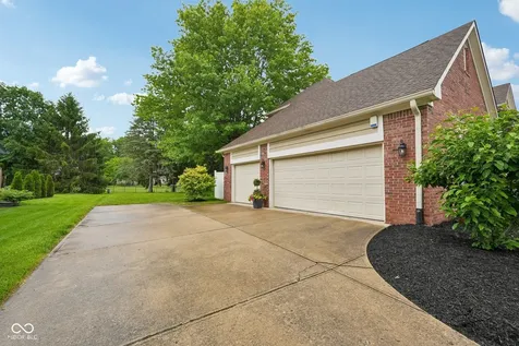10026 Northwind Drive Indianapolis IN 46256