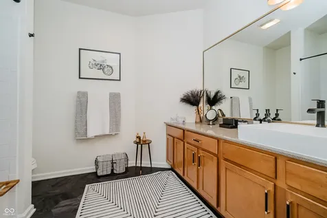624 E Walnut Street Indianapolis IN 46204