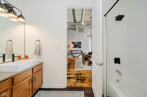 624 E Walnut Street Indianapolis IN 46204