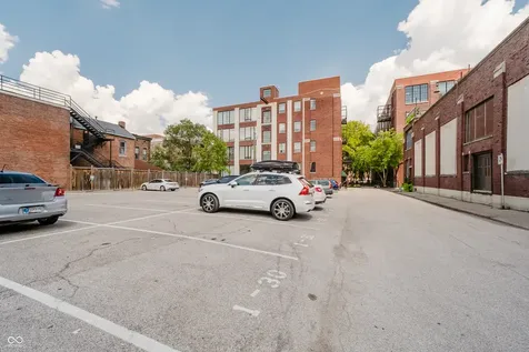 624 E Walnut Street Indianapolis IN 46204