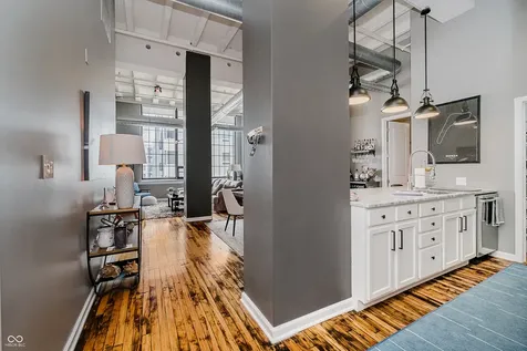 624 E Walnut Street Indianapolis IN 46204