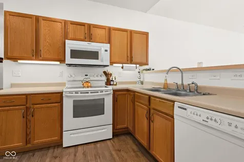 1064 Laurelwood Lane Greenwood IN 46142