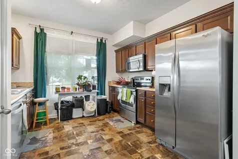 2017 Shadow Creek Boulevard Columbus IN 47201