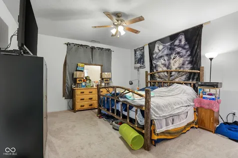 2017 Shadow Creek Boulevard Columbus IN 47201