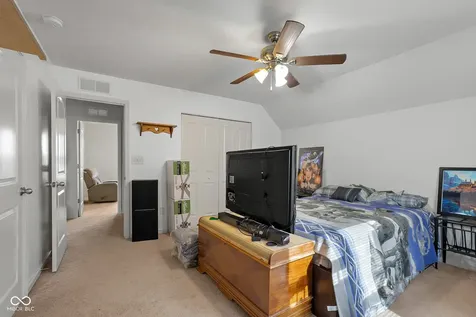 2017 Shadow Creek Boulevard Columbus IN 47201