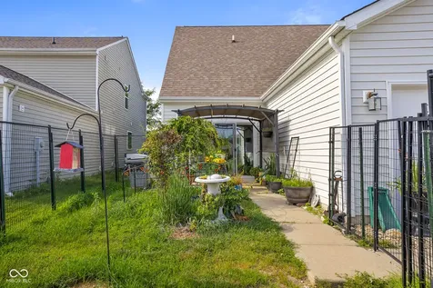 2017 Shadow Creek Boulevard Columbus IN 47201