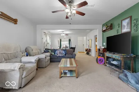2017 Shadow Creek Boulevard Columbus IN 47201