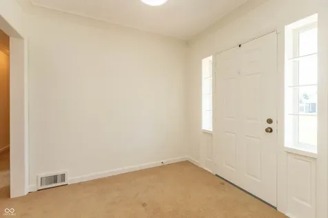 660 East Drive Seymour IN 47274