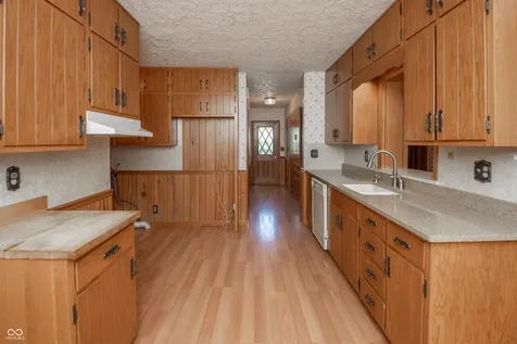 660 East Drive Seymour IN 47274
