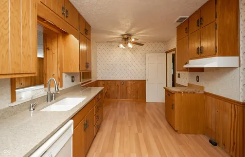 660 East Drive Seymour IN 47274
