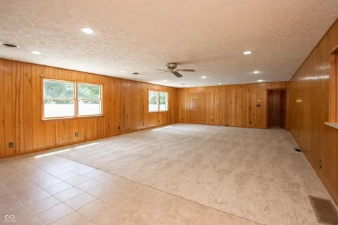 660 East Drive Seymour IN 47274