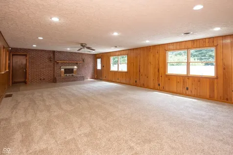 660 East Drive Seymour IN 47274
