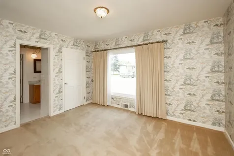660 East Drive Seymour IN 47274
