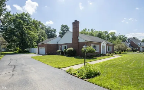 660 East Drive Seymour IN 47274