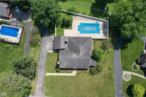 660 East Drive Seymour IN 47274
