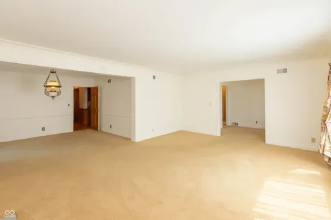 660 East Drive Seymour IN 47274