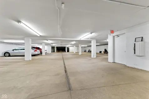 932 N Broadway Street Indianapolis IN 46202