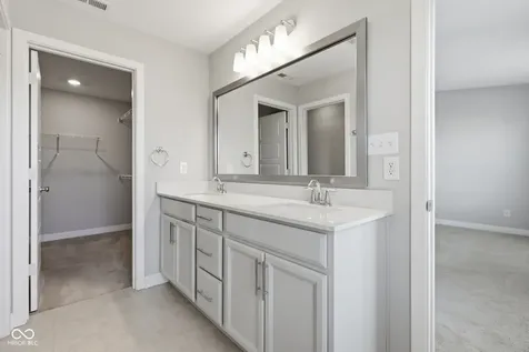 13472 Erlen Drive Fishers IN 46037