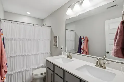 12132 Lantana Lane Fishers IN 46037