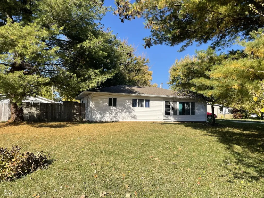 624 Sweetbriar Avenue Whiteland IN 46184