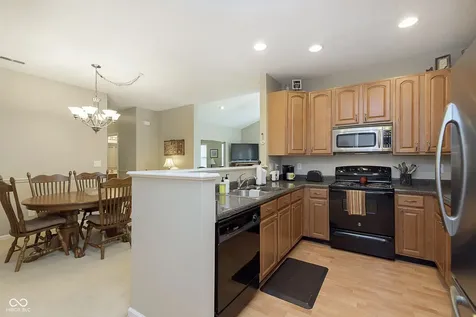 5225 Dunewood Way Avon IN 46123